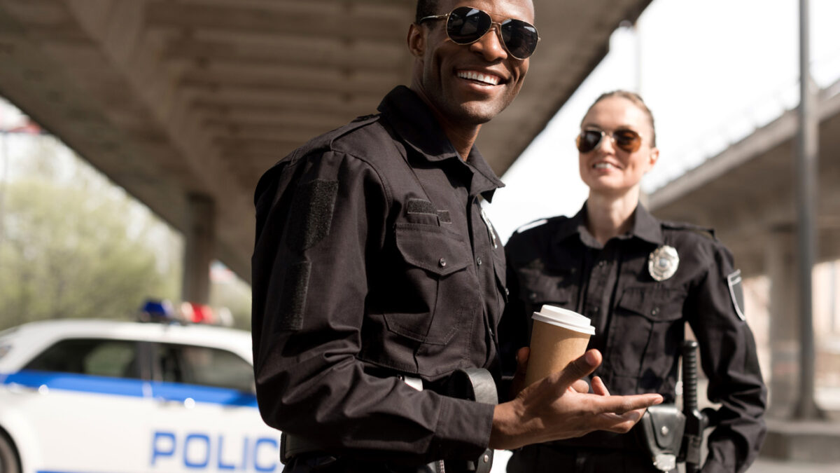 Polizei Gehalt, wie viel verdient ein Polizist im Monat