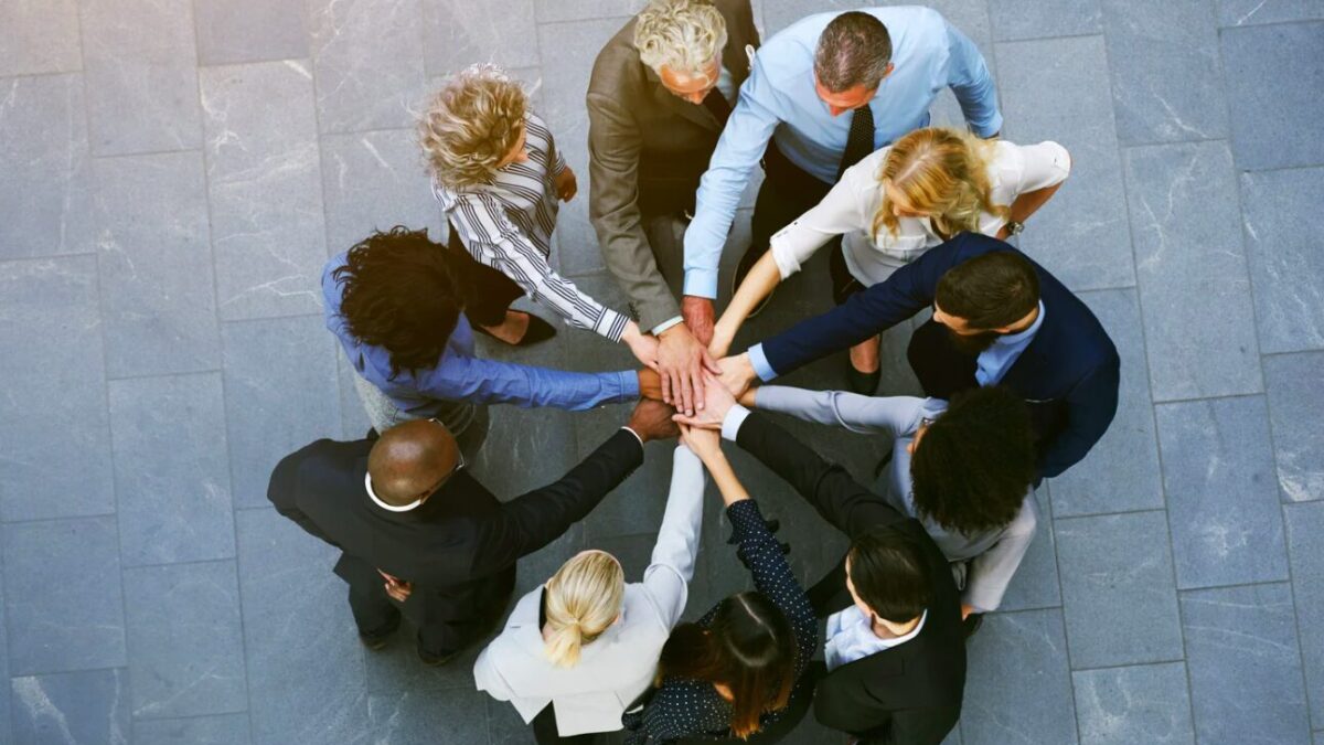 Gemeinsam stärker: Wie Teamevents und Teambuilding die Unternehmenskultur beleben