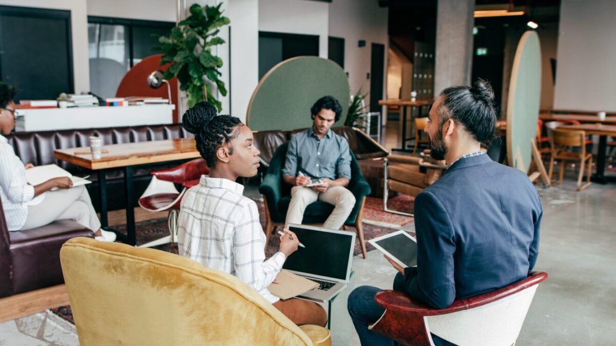 Wie man die Büroarbeit für die Mitarbeiter verbessern kann