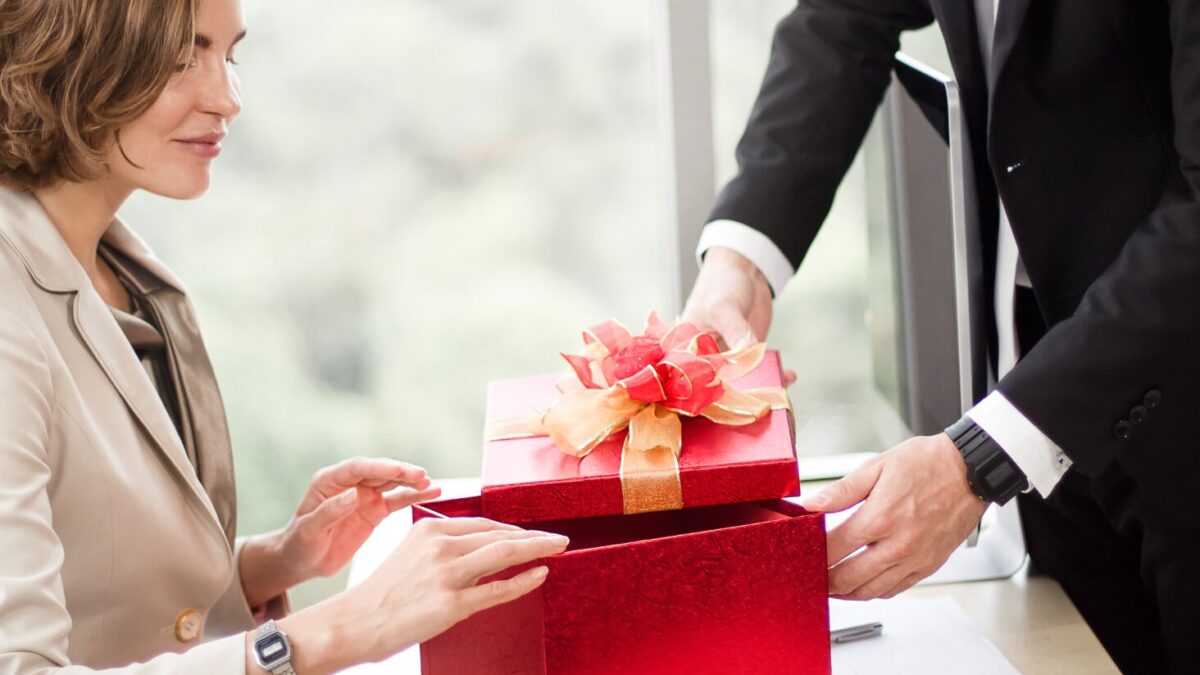Wertschätzung Mitarbeiter Geschenk für Weihnachten: Tipps für das Unternehmen