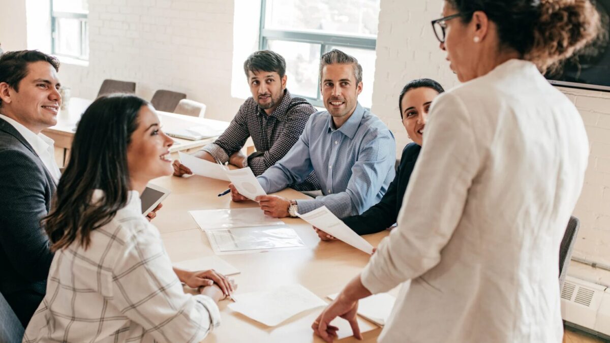Die 4 Führungsstile nach Lewin: Ein Leitfaden für erfolgreiche Teamführung