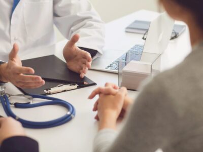 Bescheinigung für einen Arzttermin während der Arbeitszeit: Alles, was Sie wissen müssen