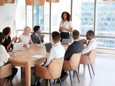 Lustiger Einstieg in Teamsitzungen: Der Schlüssel zu produktiven und effektiven Meetings