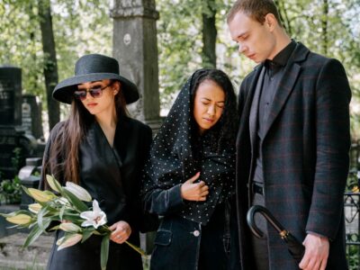 Checkliste zum Todesfall eines Elternteils – das müssen sie tun als Angehörige