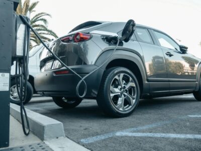 E-Mobilität im Fuhrpark: Was Unternehmen bei der Umstellung beachten sollten