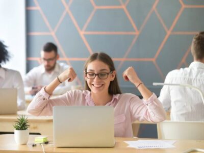 Motivationsbooster im Job: Der unterschätzte Einfluss kleiner Ehrungen