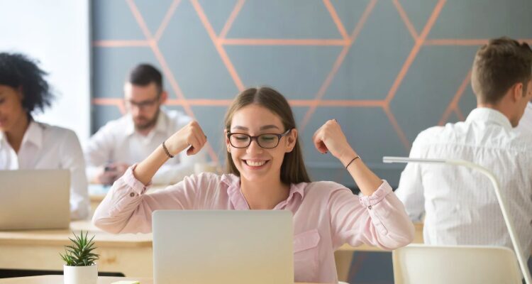 Motivationsbooster im Job: Der unterschätzte Einfluss kleiner Ehrungen