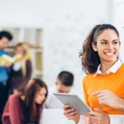 Ist meine Kollegin in mich verliebt Anzeichen sicher wahrnehmen