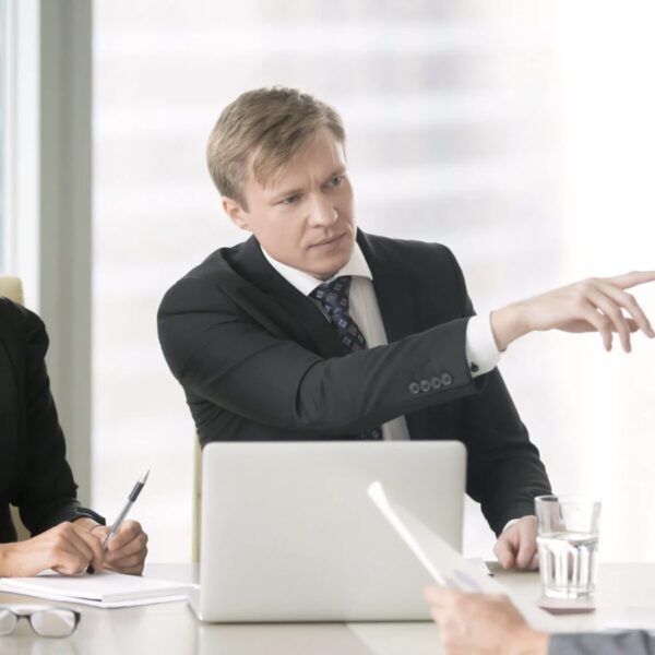 Arbeitgeber verklagen wegen psychischer Belastung