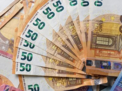 Wieviel Rentner bekommen über 2000 Euro Rente